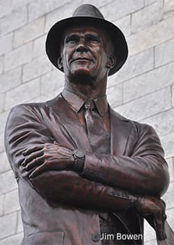 Tom-Landry-statue